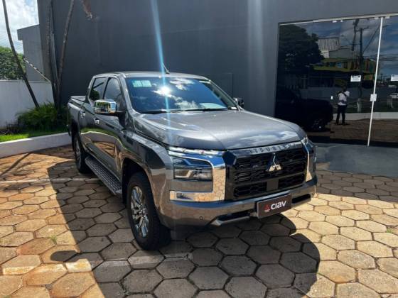 MITSUBISHI TRITON 2.4 BITURBO DIESEL CD HPE-S 4X4 AUTOMÁTICO MITSUBISHI TRITON 2.4 BITURBO DIESEL CD HPE-S 4X4 AUTOMÁTICO